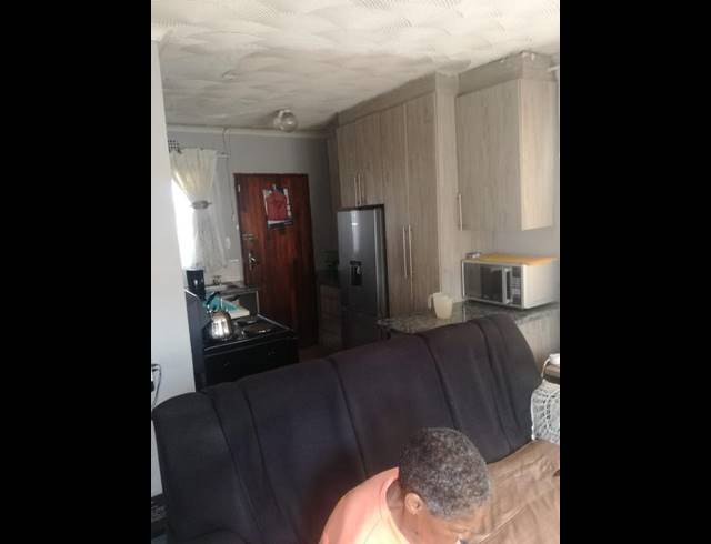 2 BEDROOM HOUSE FOR SALE IN PROTEA GLEN